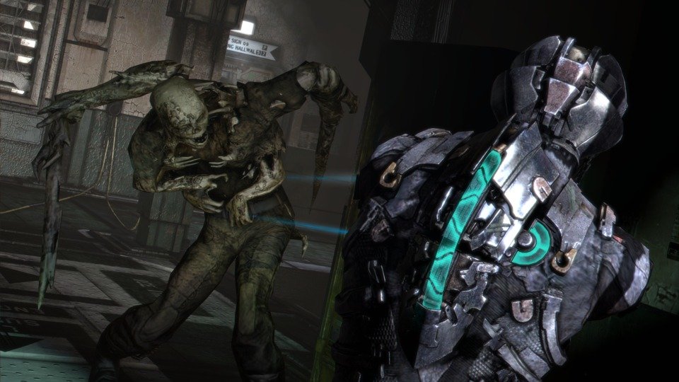 Isaac combating a Necromorph.