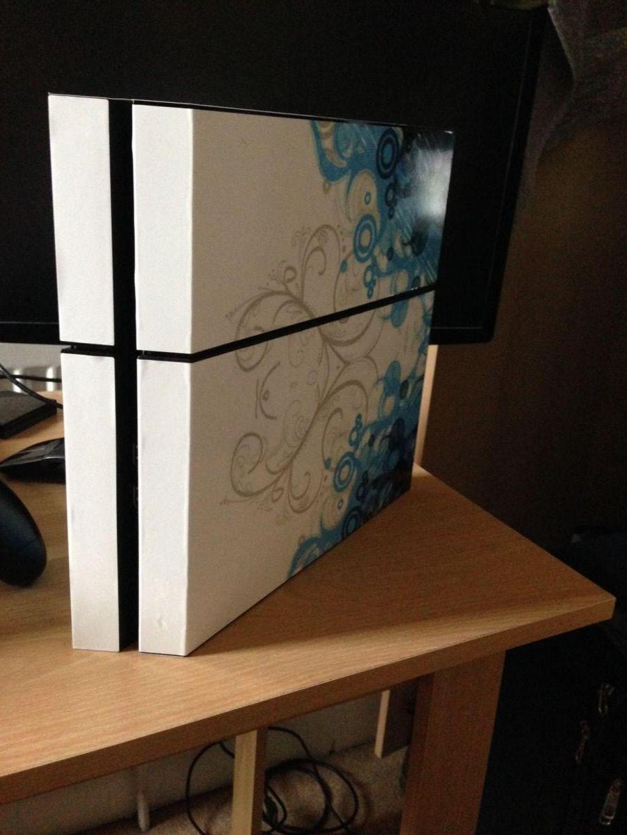 PS4 [Front]