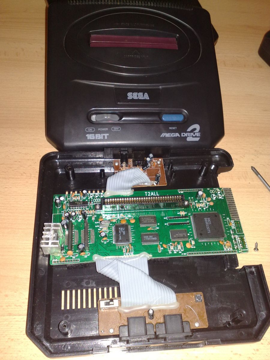 Išardyta Sega Mega Drive 2 (Klonas 2)