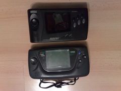Sega Genesis Nomad ir Sega Game Gear