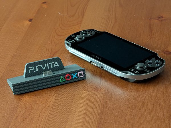 002 PS Vita 1000 USB-C įkrovimo stovas
